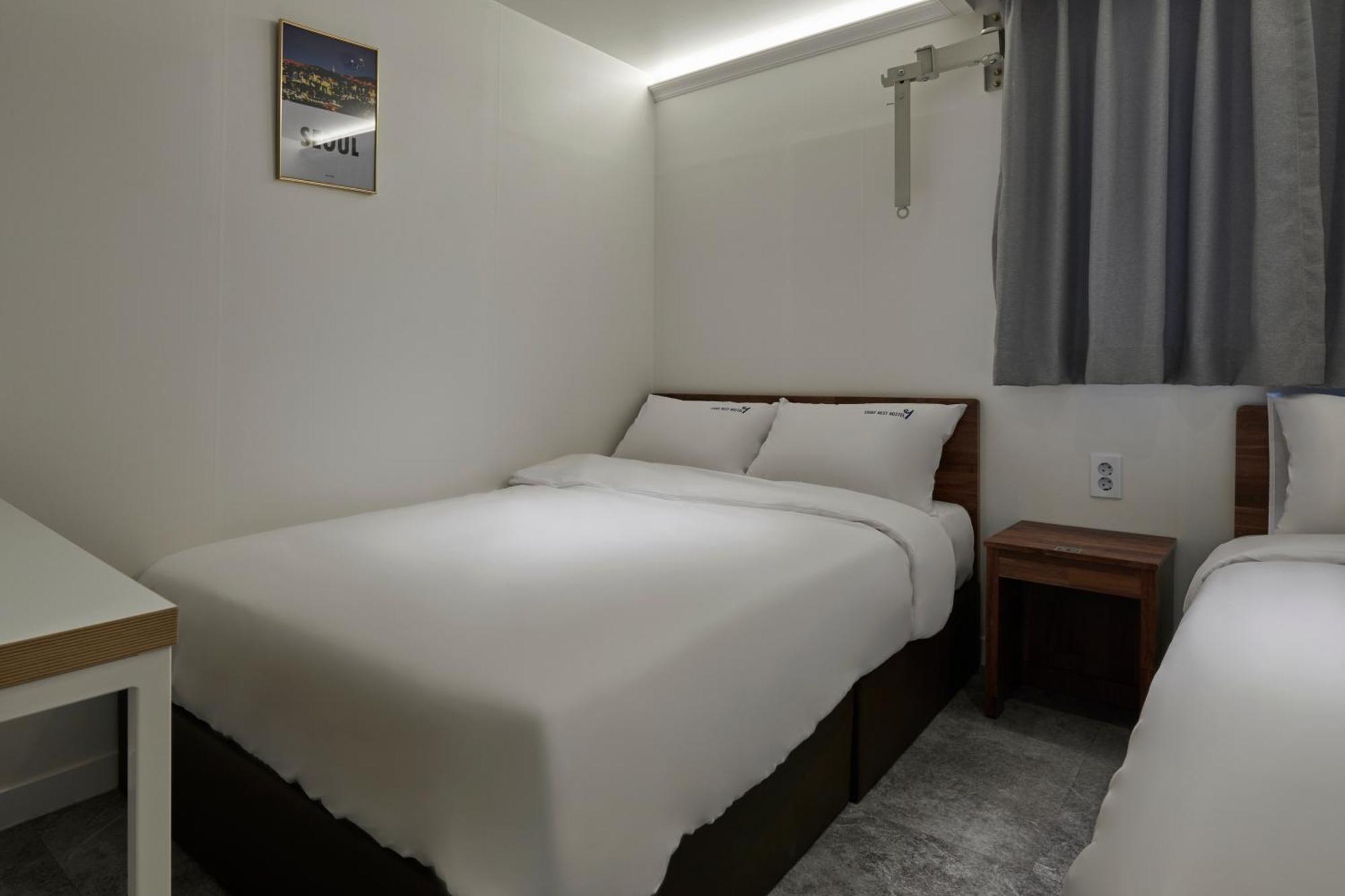 Eight Rest Hostel Myeongdong Seoul Exterior photo