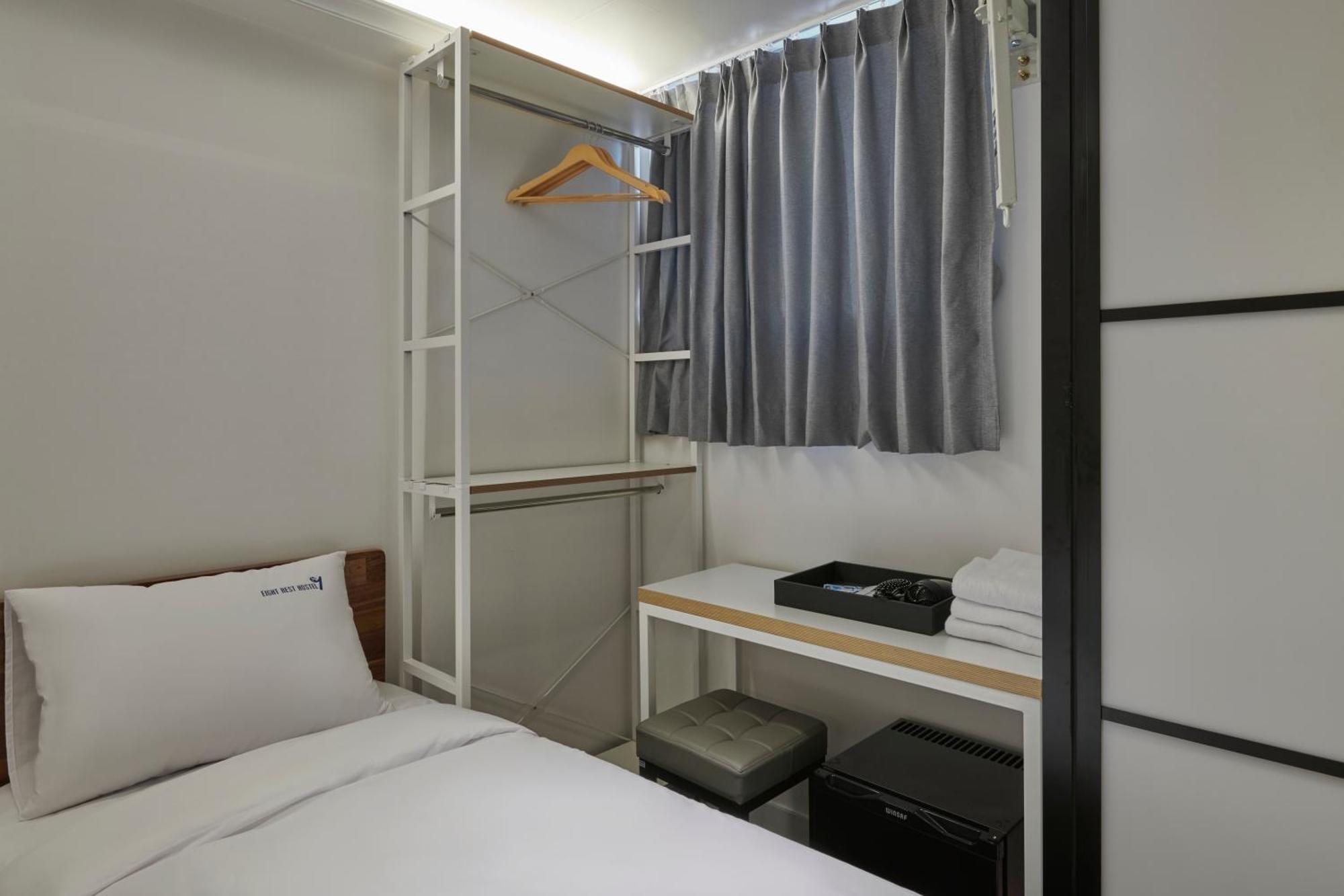 Eight Rest Hostel Myeongdong Seoul Exterior photo