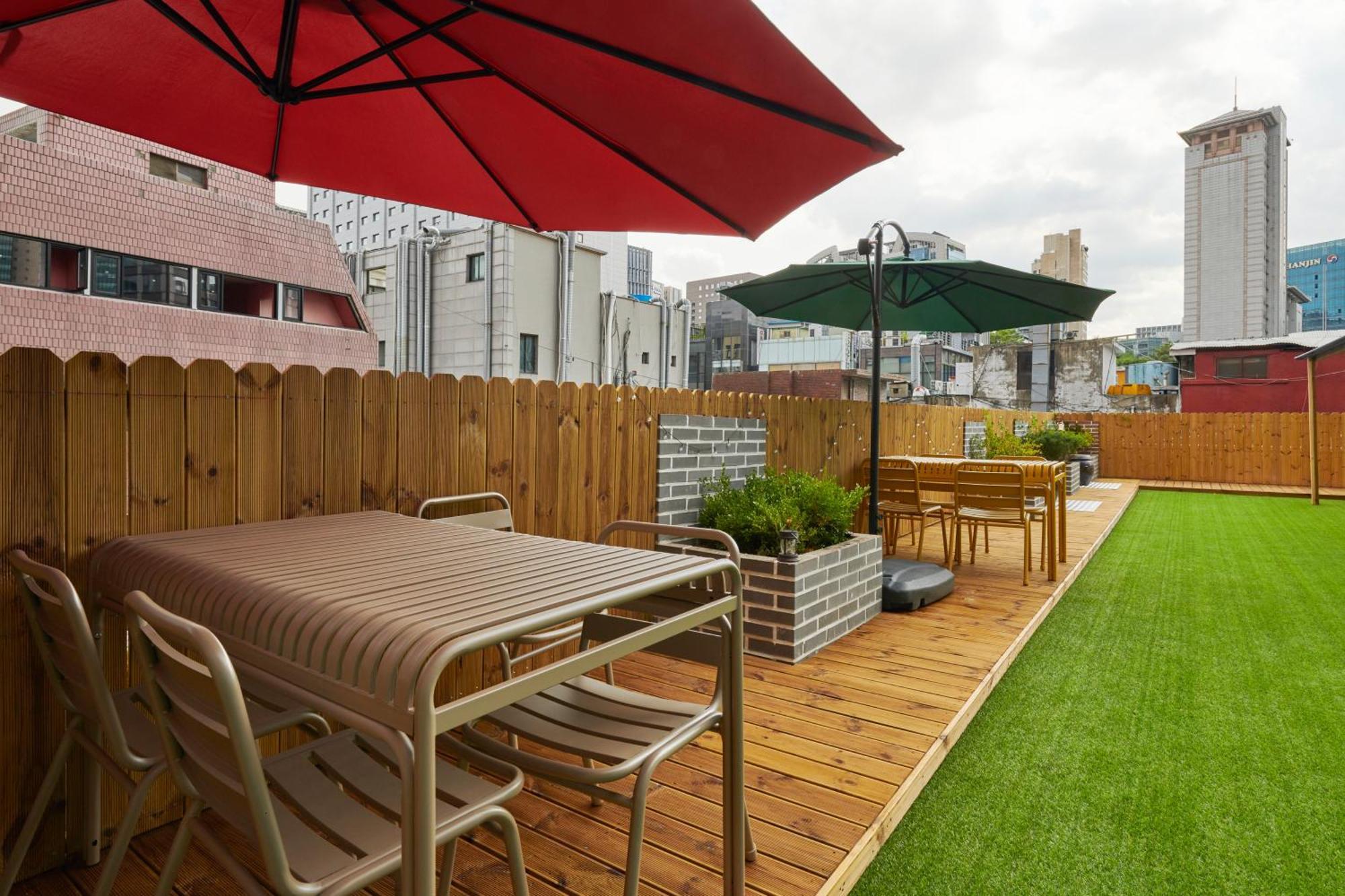 Eight Rest Hostel Myeongdong Seoul Exterior photo